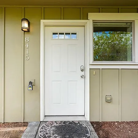 Stylish North Seattle Townhouse- Dual Master Suites Exterior photo