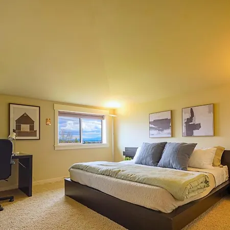 Stylish North Seattle Townhouse- Dual Master Suites Exterior photo